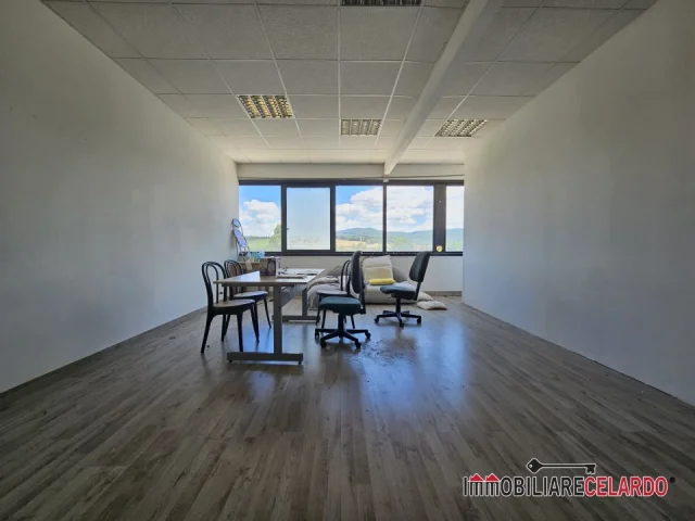 Appartamenti in Vendita - Ufficio con vista panoramica