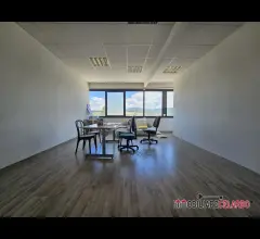 Appartamenti in Vendita - Ufficio con vista panoramica