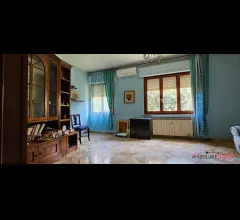 Appartamenti in Vendita - Appartamento al piano terra con resede e terrazza