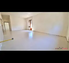 Appartamenti in Vendita - Appartamento al primo piano