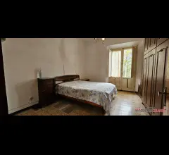 Appartamenti in Vendita - Villa libera su 4 lati da ristrutturare