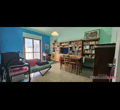 Appartamenti in Vendita - Appartamento al primo piano in zona comoda