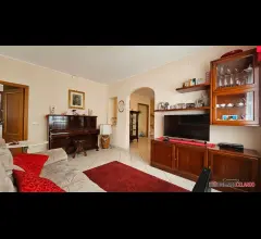 Appartamenti in Vendita - Villa libera su tre lati