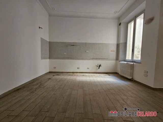 Appartamenti in Vendita - Appartamento al primo piano