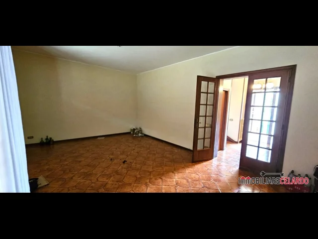 Villa libera su tre lati