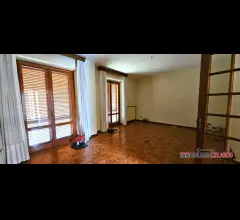Appartamenti in Vendita - Villa libera su tre lati