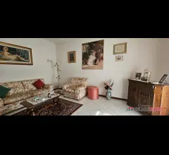 Appartamenti in Vendita - Appartamento al piano primo