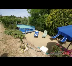 Terreno agricolo con piscina
