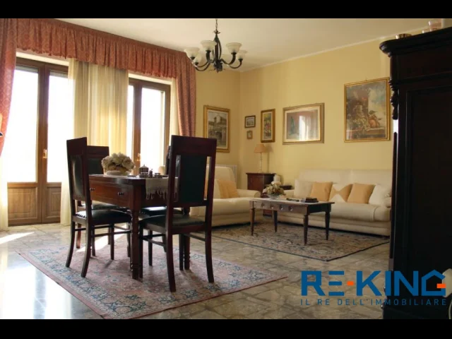 Indipendente due livelli con ampi spazi e vista panoramica