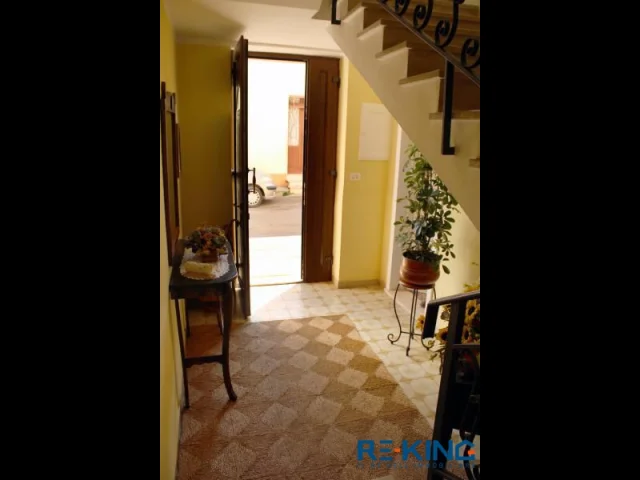 Appartamenti in Vendita - Indipendente due livelli con ampi spazi e vista panoramica