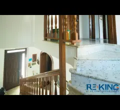 Appartamenti in Vendita - Incanto a castro: casa indipendente con vista e potenziale