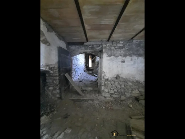 Appartamenti in Vendita - Cantina con affaccio panoramico