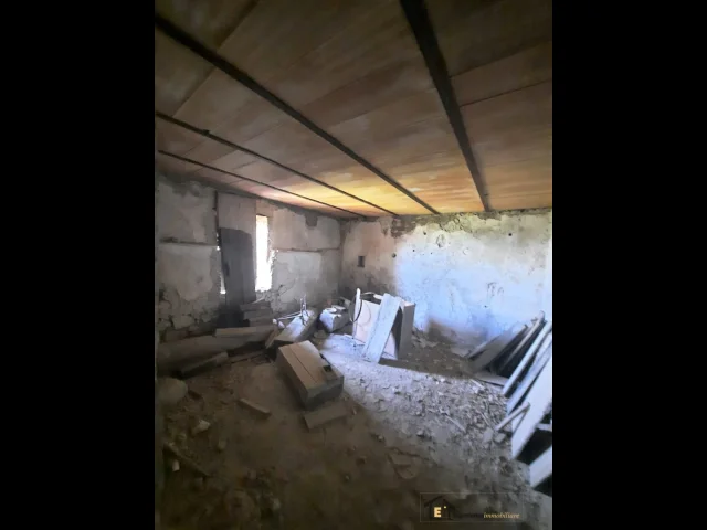 Appartamenti in Vendita - Cantina con affaccio panoramico