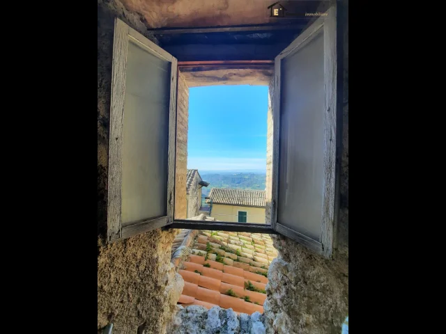 Cantina con possibile cambio d'uso