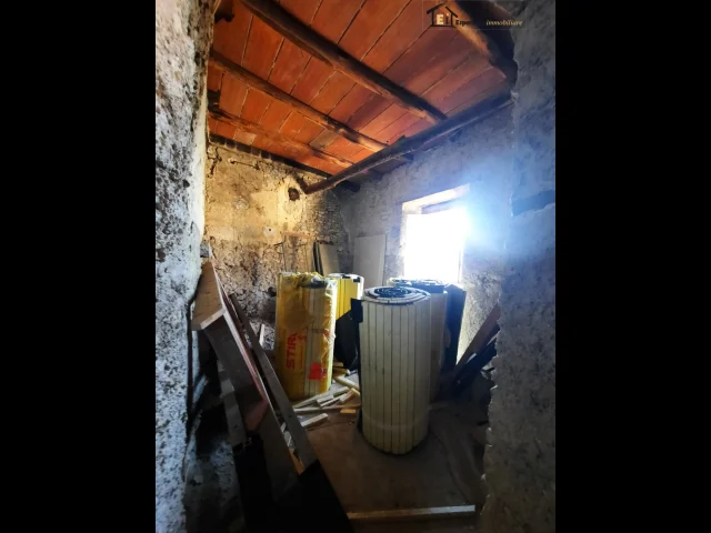 Appartamenti in Vendita - Cantina con possibile cambio d'uso