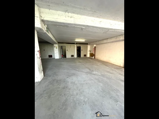 Appartamenti in Vendita - Garage centrale