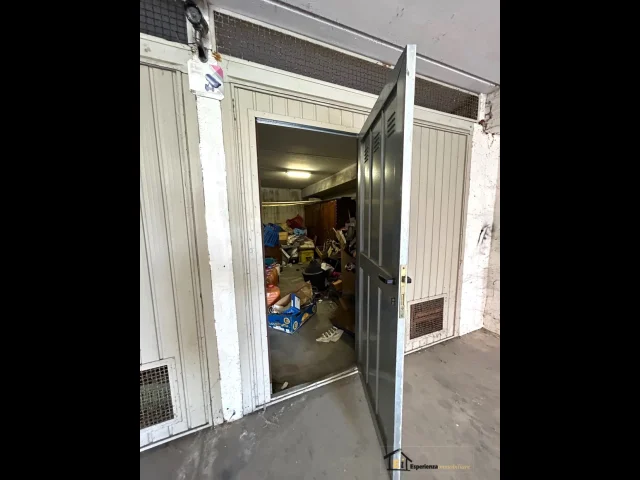 Appartamenti in Vendita - Garage centrale