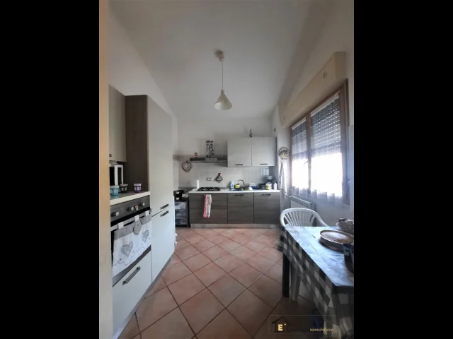Appartamenti in Vendita - Appartamento comodo
