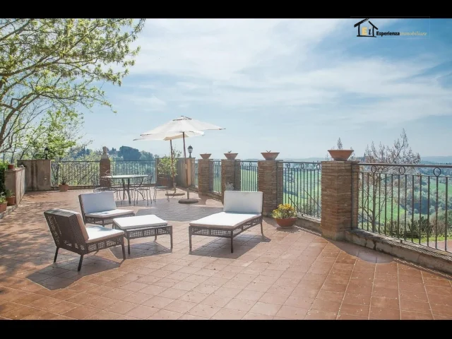 Villa d' epoca adibita ad agriturismo