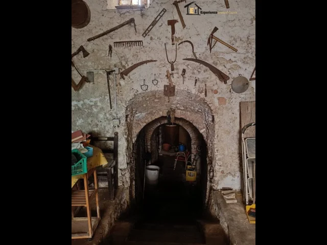 Cantina con grotta