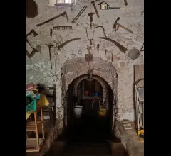 Cantina con grotta
