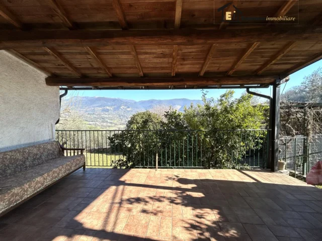 Appartamenti in Vendita - Cielo-terra con spazio esterno