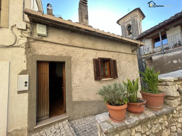 Appartamenti in Vendita - Cielo- terra nel borgo