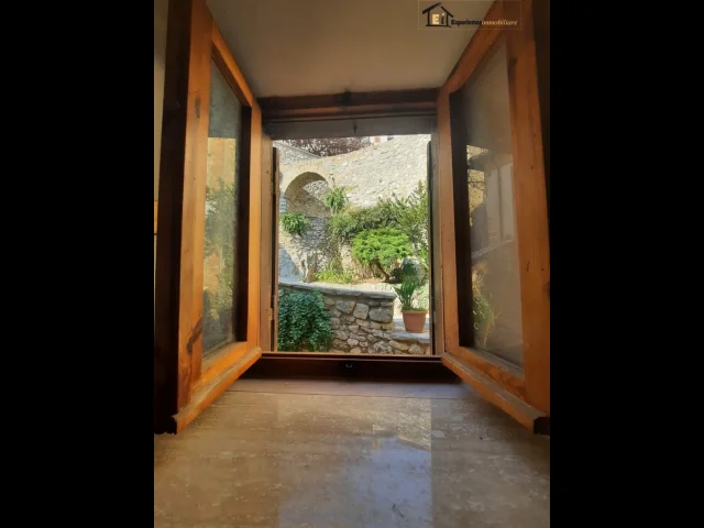Appartamenti in Vendita - Cielo- terra nel borgo