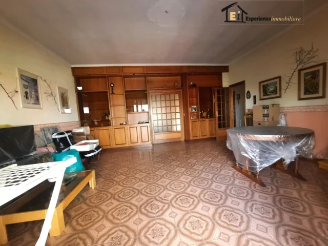 Appartamenti in Vendita - Spazioso appartamento