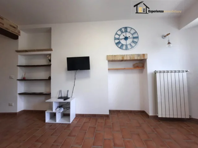 Appartamenti in Vendita - Appartamento ristrutturato e panoramico