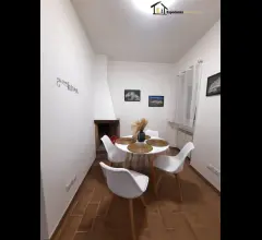 Appartamenti in Vendita - Appartamento ristrutturato e panoramico