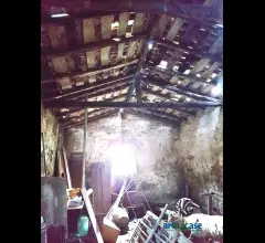 Appartamenti in Vendita - Magazzino zona palmara santo