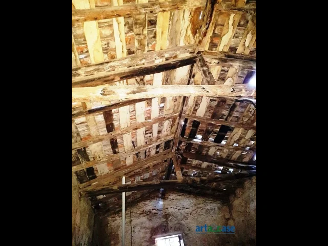 Appartamenti in Vendita - Magazzino zona palmara santo