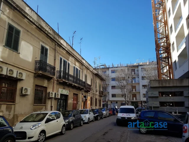 Ampio 4 vani vuoto