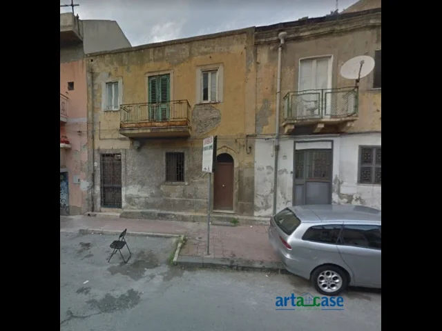 Messina santo appartamento piano terra 3 vani