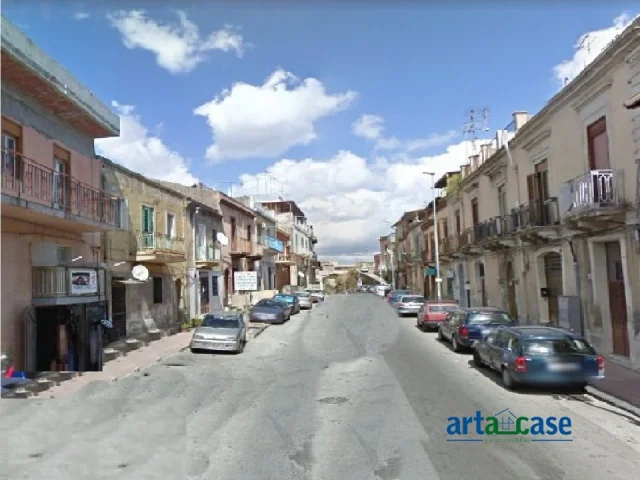 Appartamenti in Vendita - Messina santo appartamento piano terra 3 vani