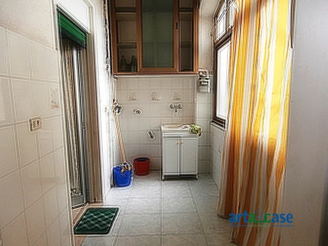 Appartamenti in Vendita - 4 vani zona giostra bassa