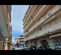 Appartamenti in Vendita - Appartamento 4 vani centrale