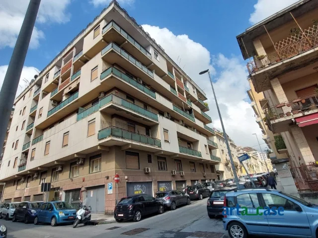 Messina centro cannizzaro appartamento 4 vani
