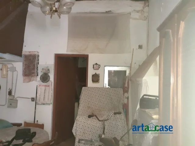 Appartamenti in Vendita - Casa indipendente 3 vani zona camaro