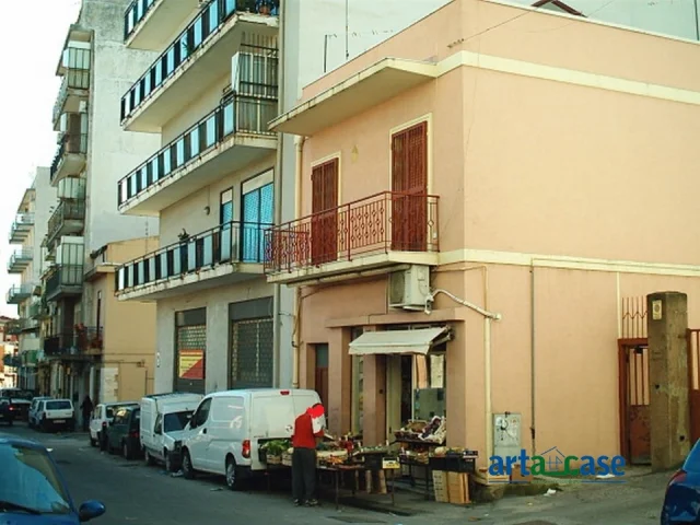 Appartamenti in Vendita - Vendita 3 vani indipendente messina via palermo