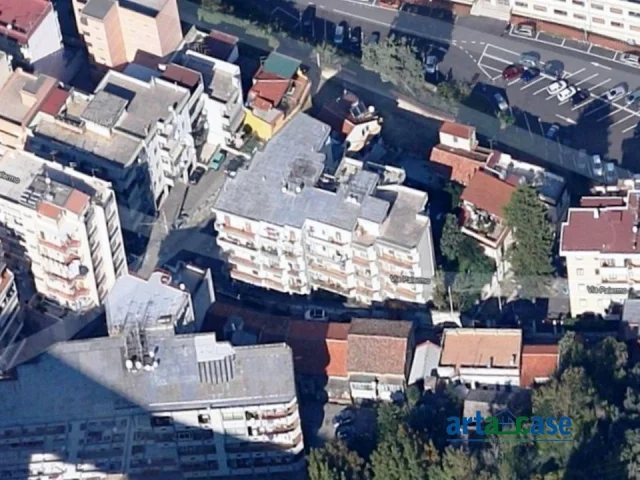 Appartamenti in Vendita - 3 vani zona giostra-palermo