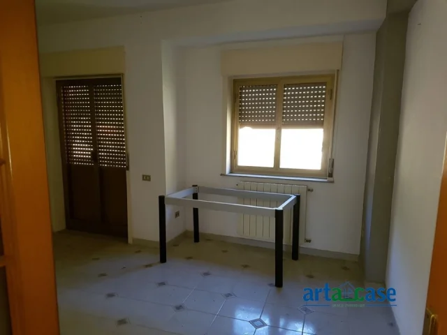 Appartamenti in Vendita - 3 vani indipendente messina catarratti