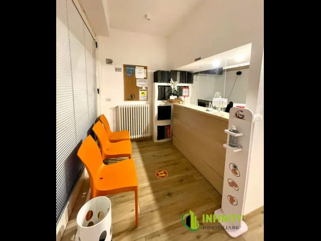 Appartamento uso ufficio piano terra via taranto 2