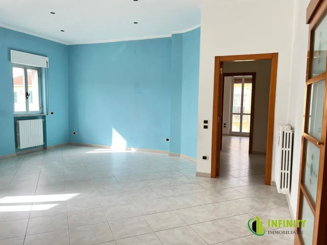 Appartamento di mq 100 sito in via del gelsomino