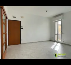 Appartamenti in Vendita - Appartamento di mq 100 sito in via del gelsomino