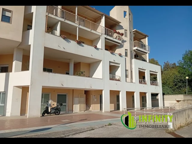 Locale commerciale in via dante