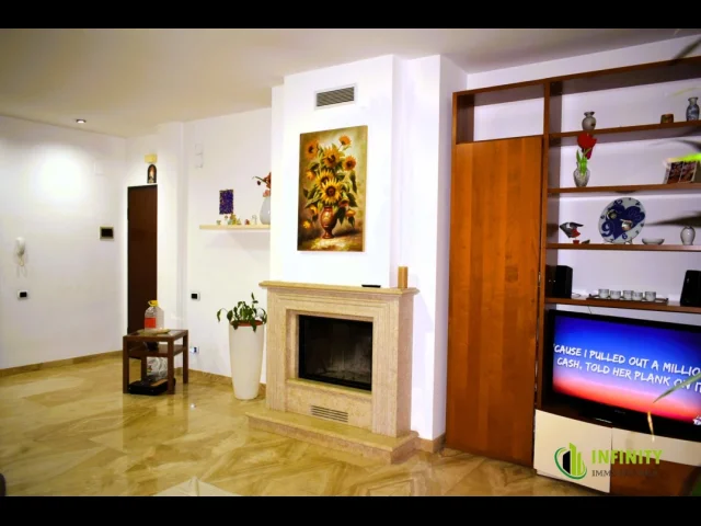 Appartamenti in Vendita - Appartamento di 105mq circa con ascensore + garage e cantina