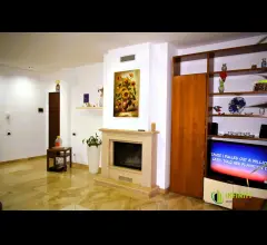 Appartamenti in Vendita - Appartamento di 105mq circa con ascensore + garage e cantina