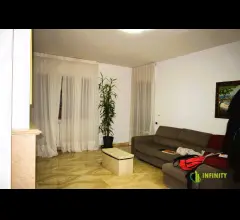 Appartamenti in Vendita - Appartamento di 105mq circa con ascensore + garage e cantina